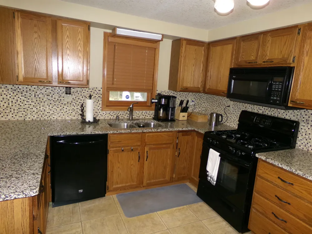 2341 E Cherrywood Drive Midland Charter Township, MI 48640