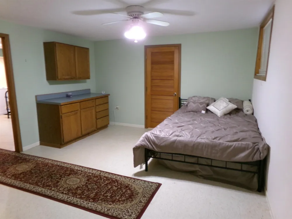 2341 E Cherrywood Drive Midland Charter Township, MI 48640