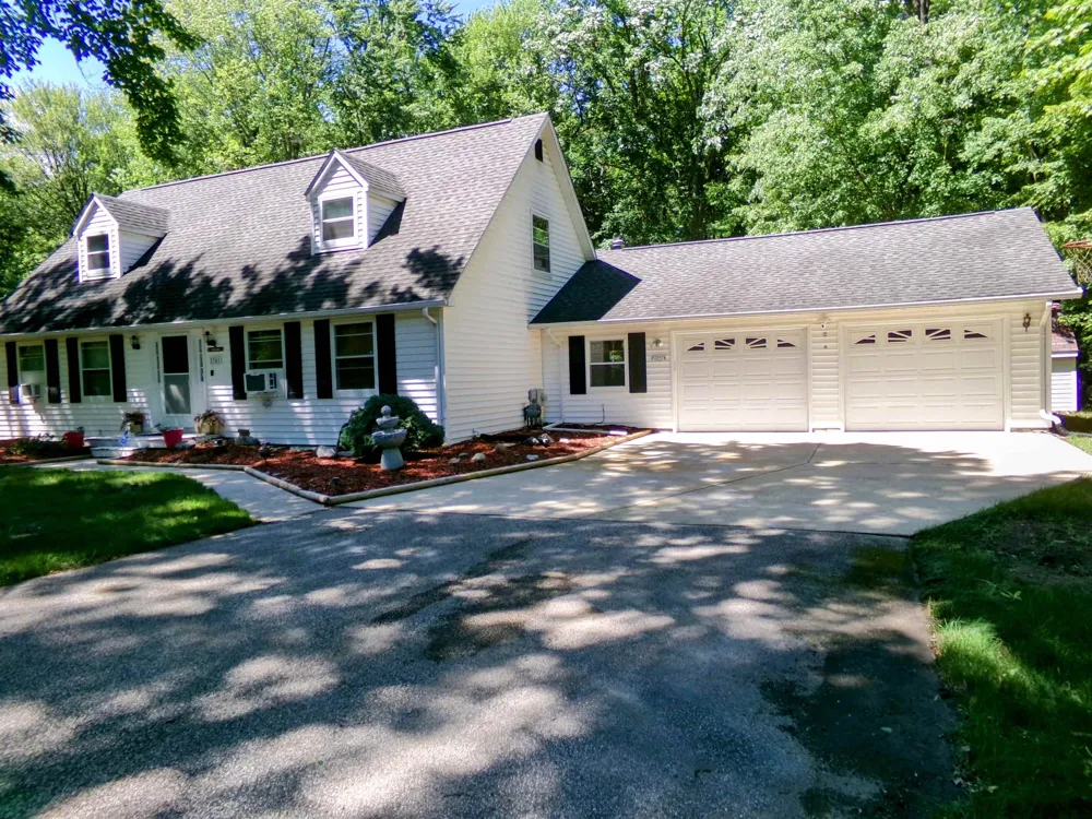 2341 E Cherrywood Drive Midland Charter Township, MI 48640