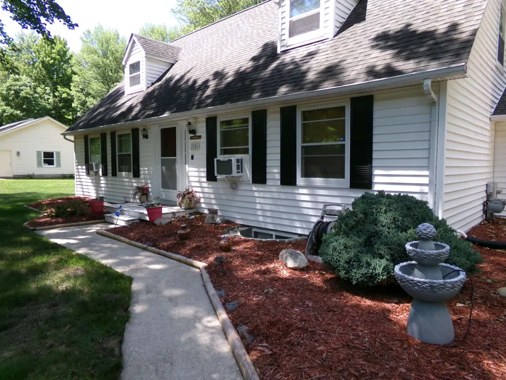 2341 E Cherrywood Drive Midland Charter Township, MI 48640