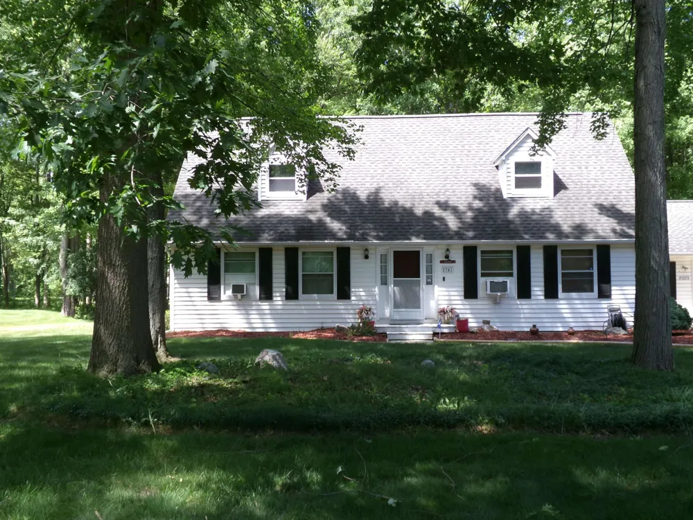 2341 E Cherrywood Drive Midland Charter Township, MI 48640