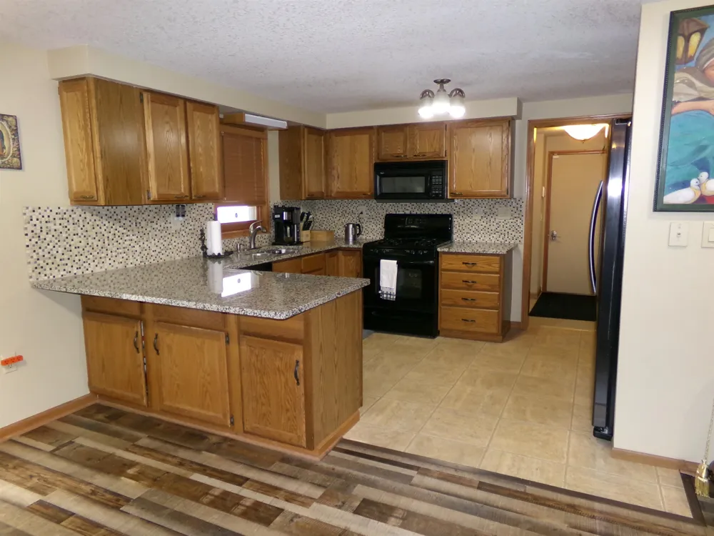 2341 E Cherrywood Drive Midland Charter Township, MI 48640