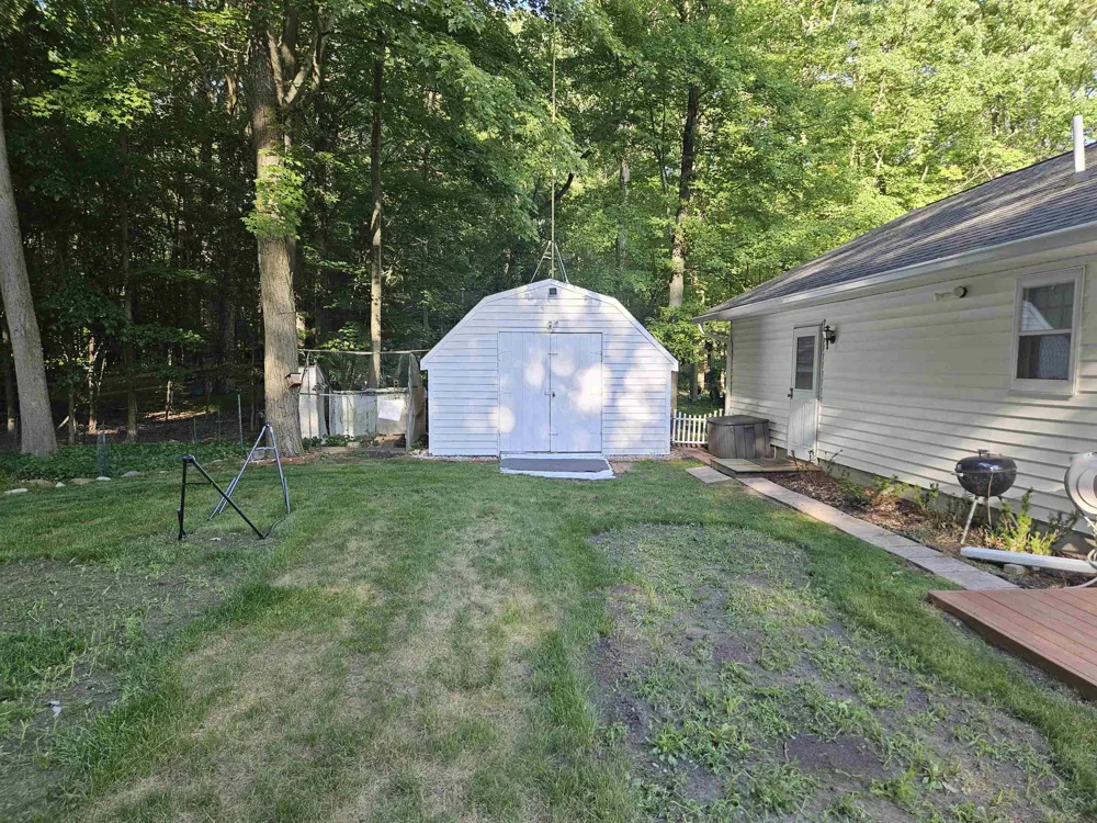 2341 E Cherrywood Drive Midland Charter Township, MI 48640