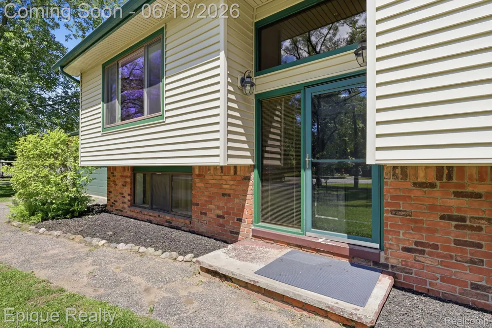 51600 Shelby Road Shelby Charter Township, MI 48316