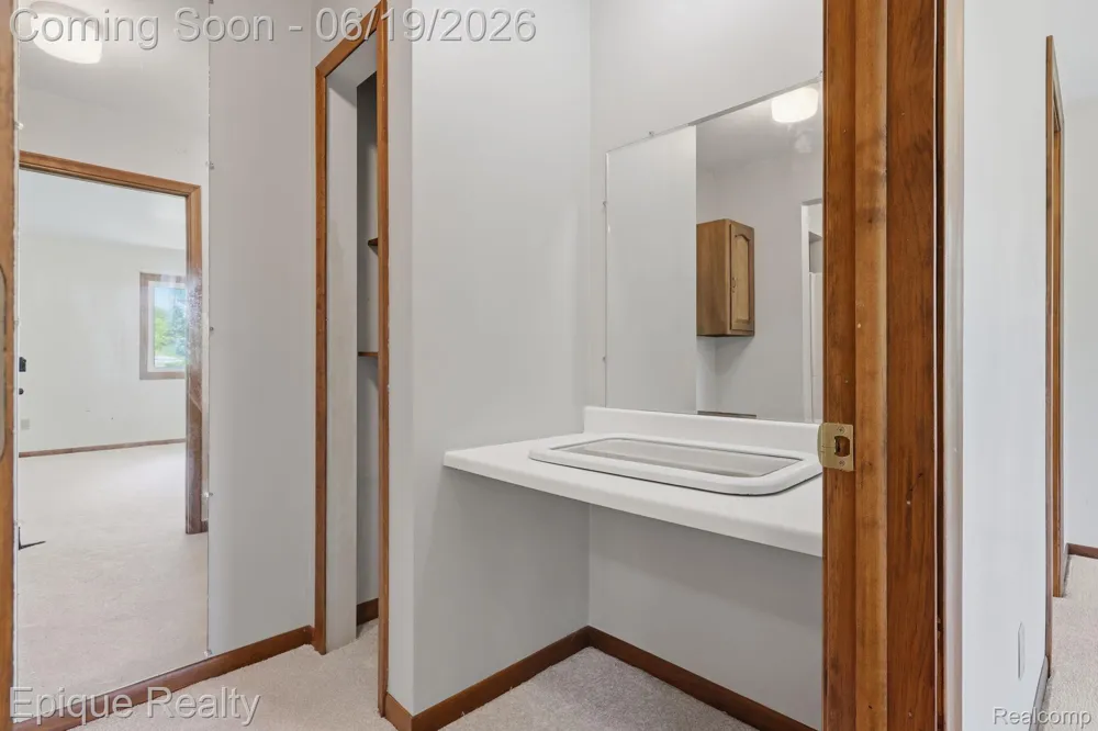 51600 Shelby Road Shelby Charter Township, MI 48316
