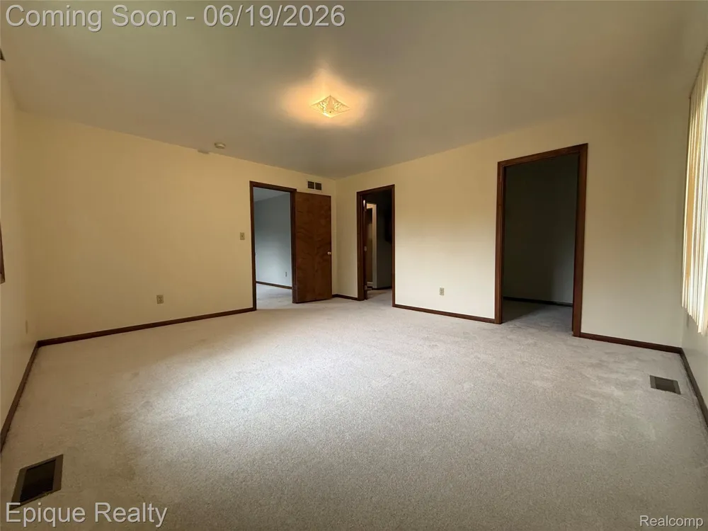 51600 Shelby Road Shelby Charter Township, MI 48316