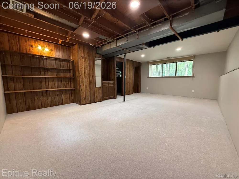51600 Shelby Road Shelby Charter Township, MI 48316