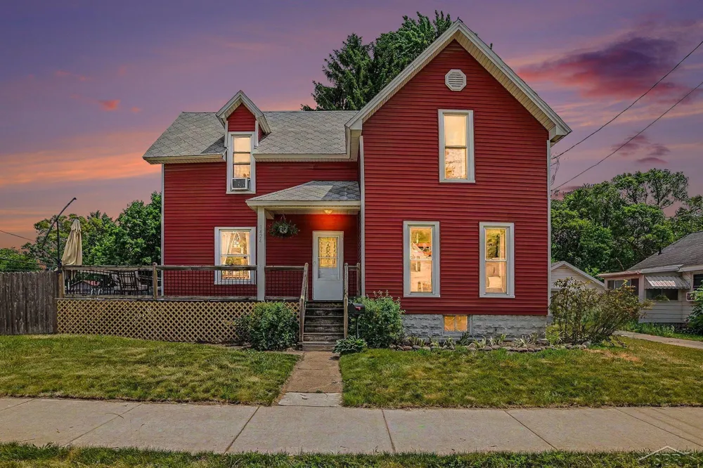 1424 Trumbull Street Bay City City, MI 48708