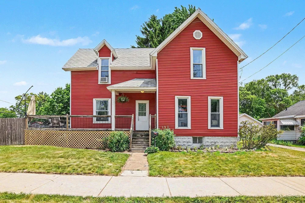 1424 Trumbull Street Bay City City, MI 48708