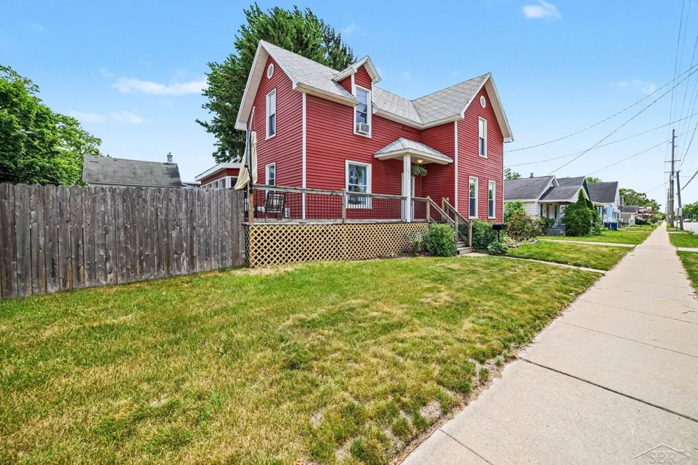 1424 Trumbull Street Bay City City, MI 48708