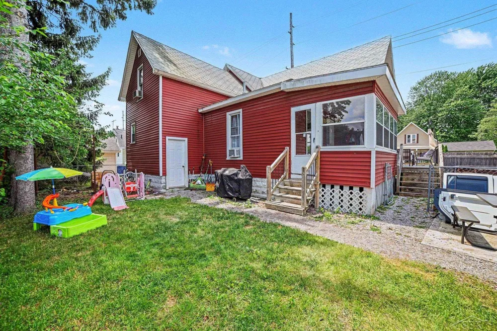 1424 Trumbull Street Bay City City, MI 48708