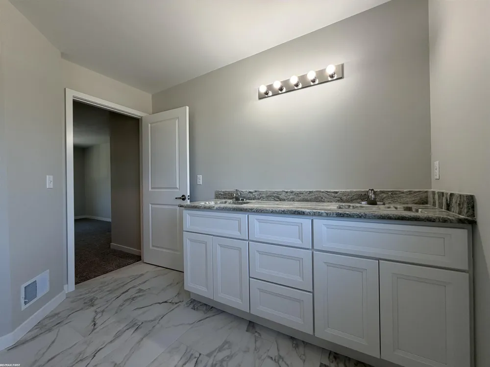 30343 Weathervane Woods Drive New Haven Village, MI 48048