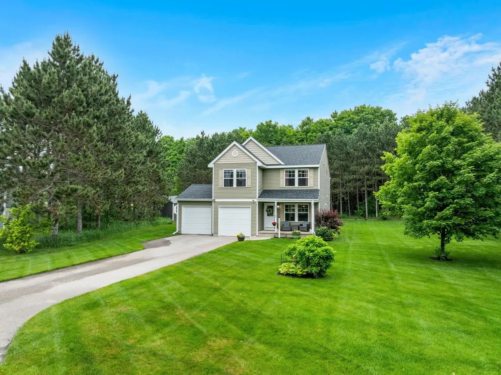 9643 Pattys Lane Long Lake Township, MI 49684