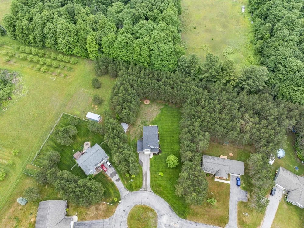 9643 Pattys Lane Long Lake Township, MI 49684