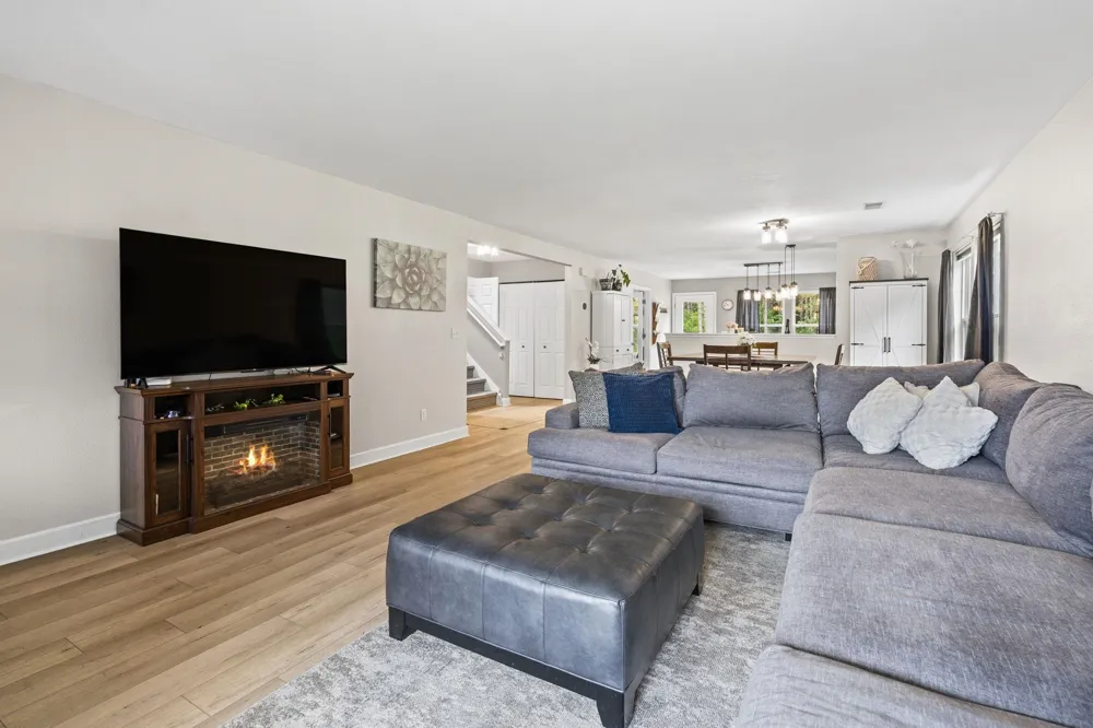 9643 Pattys Lane Long Lake Township, MI 49684