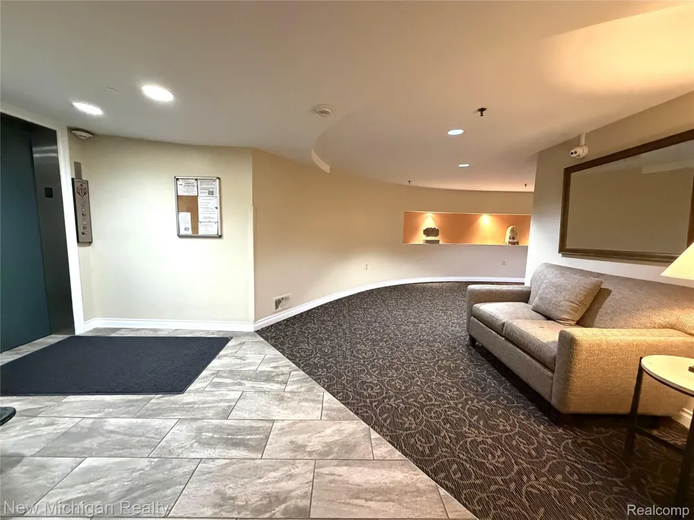 43000 12 Oaks Crescent Drive #2033 Novi City, MI 48377