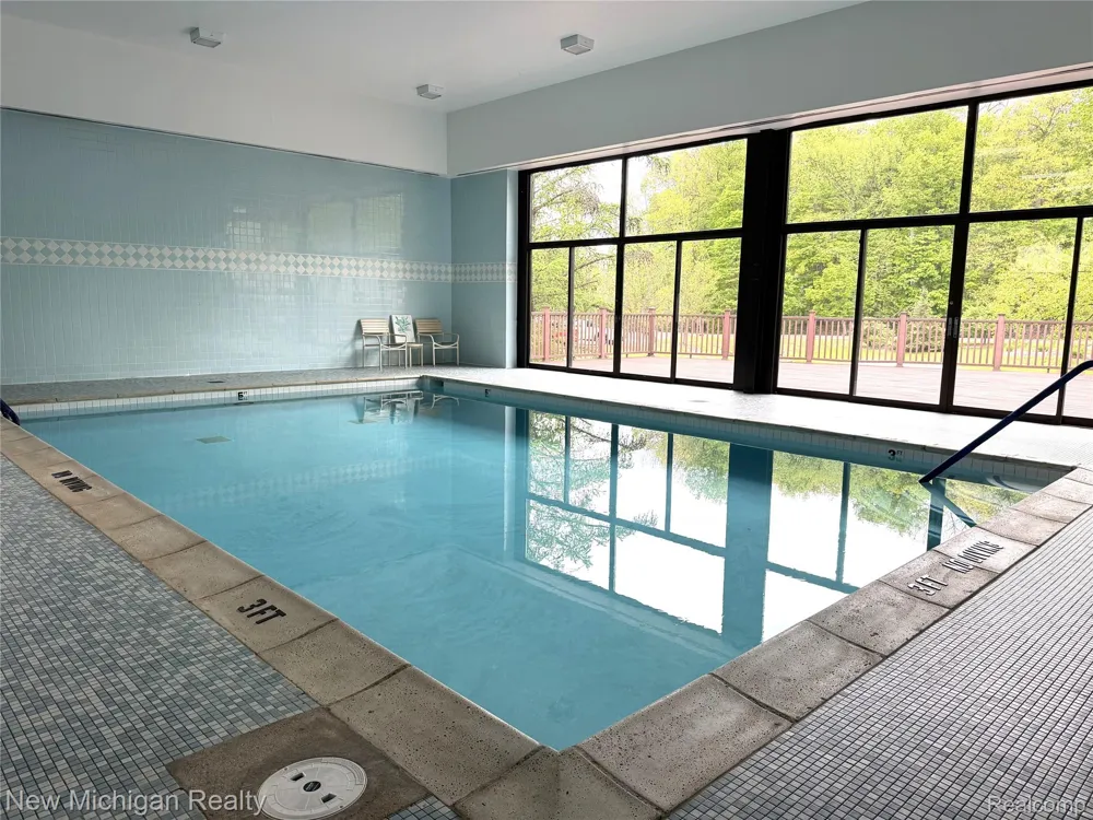 43000 12 Oaks Crescent Drive #2033 Novi City, MI 48377