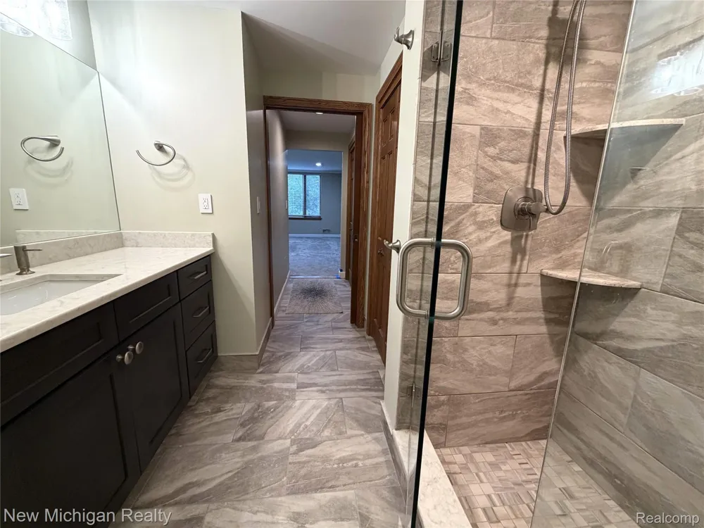 43000 12 Oaks Crescent Drive #2033 Novi City, MI 48377
