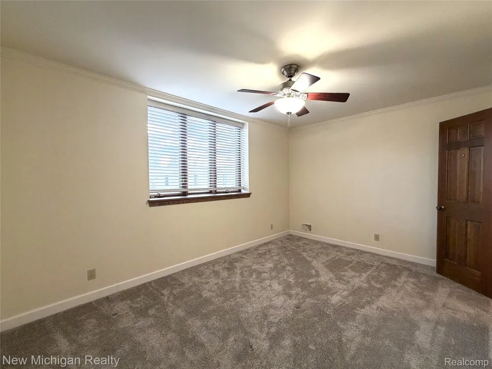 43000 12 Oaks Crescent Drive #2033 Novi City, MI 48377