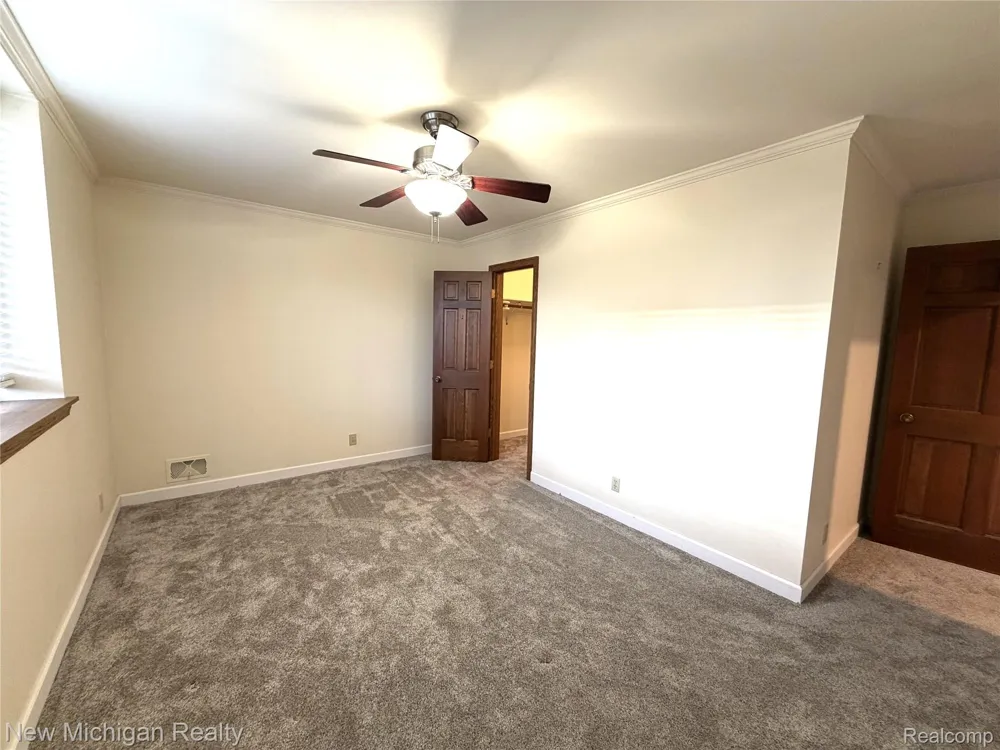 43000 12 Oaks Crescent Drive #2033 Novi City, MI 48377