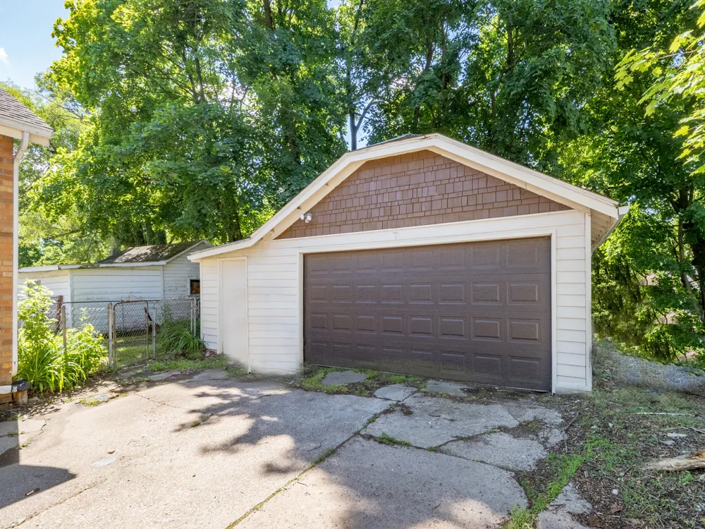 2127 W Main Street Kalamazoo Charter Township, MI 49006