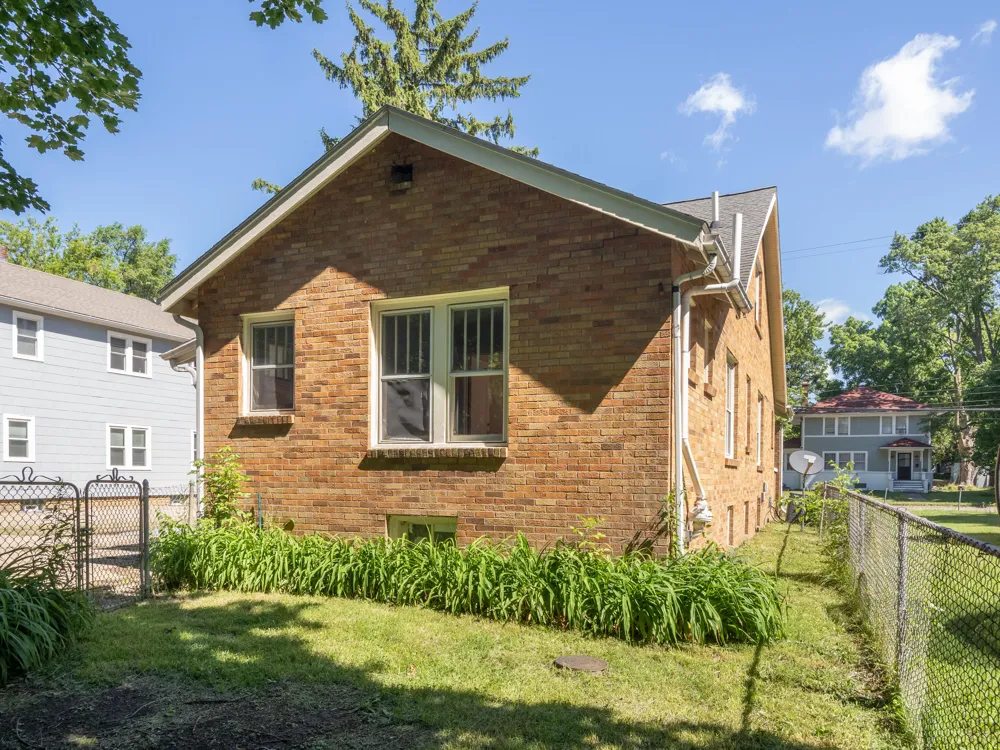 2127 W Main Street Kalamazoo Charter Township, MI 49006