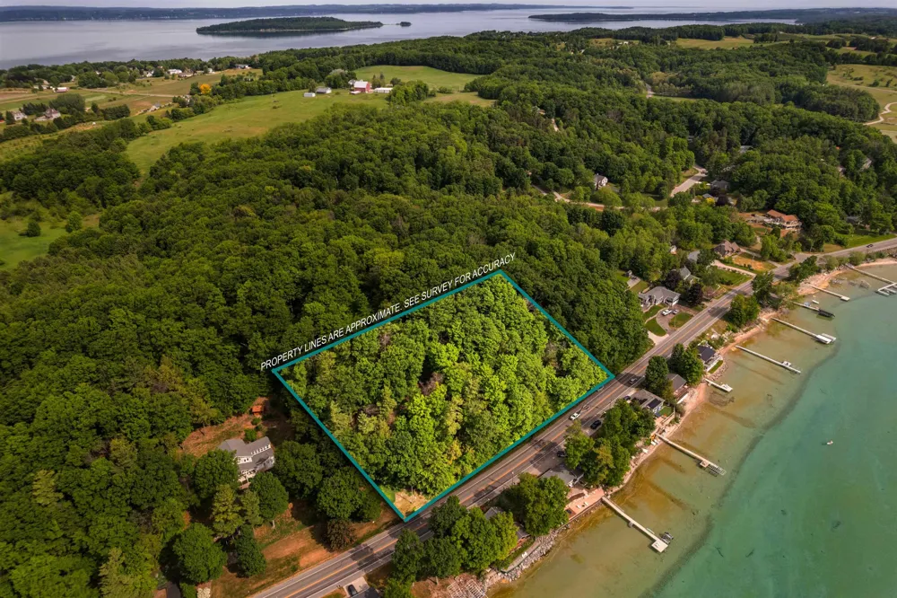 Center Road Peninsula Township, MI 49686