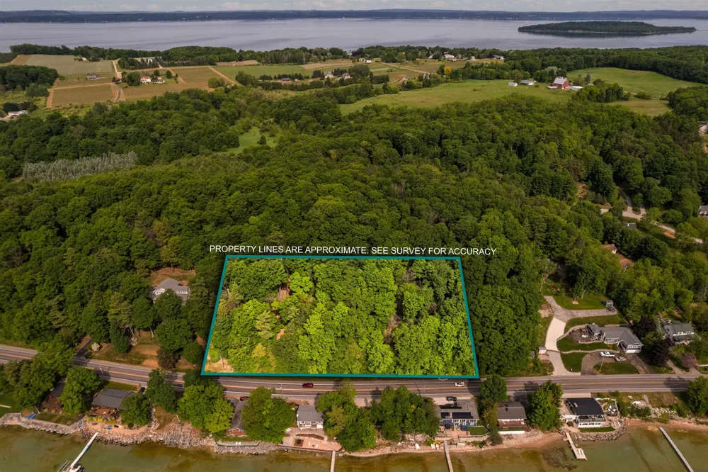 Center Road Peninsula Township, MI 49686