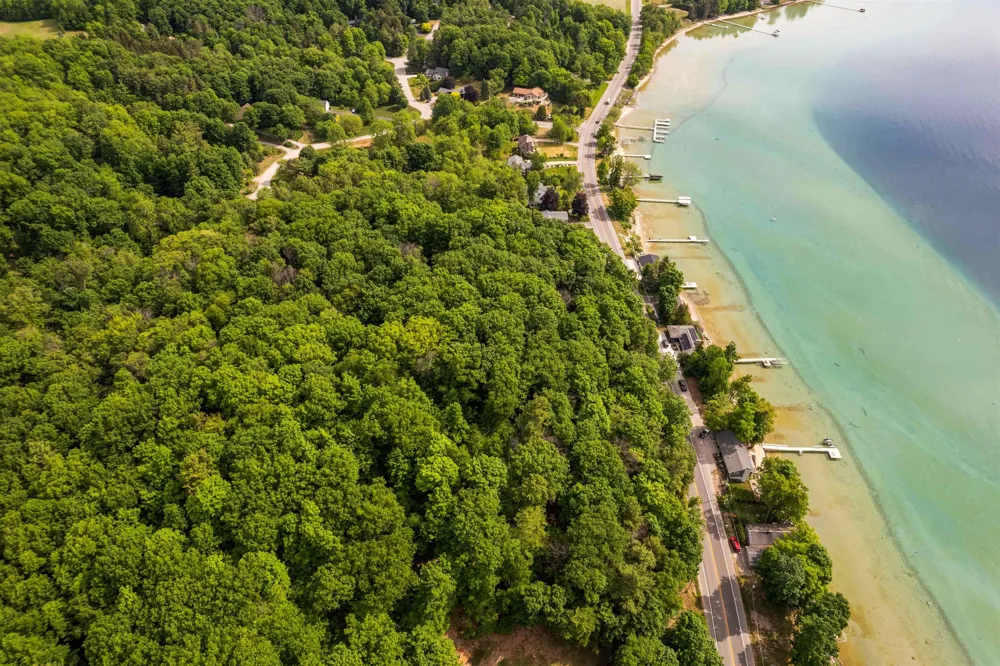Center Road Peninsula Township, MI 49686