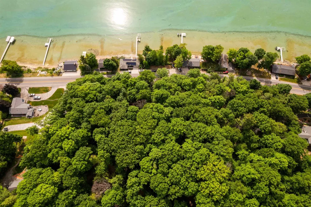 Center Road Peninsula Township, MI 49686