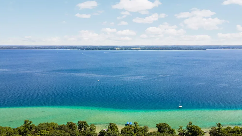 Center Road Peninsula Township, MI 49686