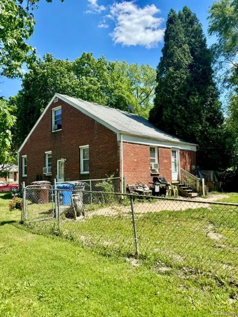 1014 Arlington Street Inkster City, MI 48141