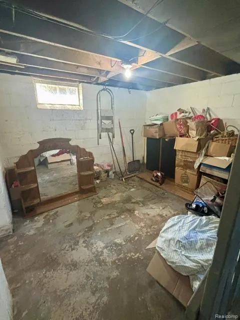 1014 Arlington Street Inkster City, MI 48141