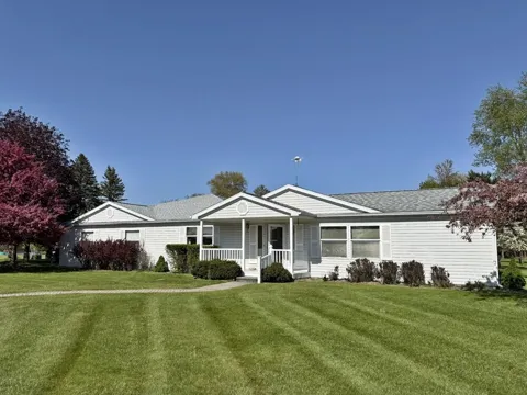 10215 E Royal