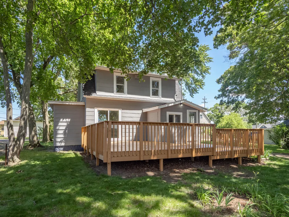 2206 Clarence Drive Portage City, MI 49002