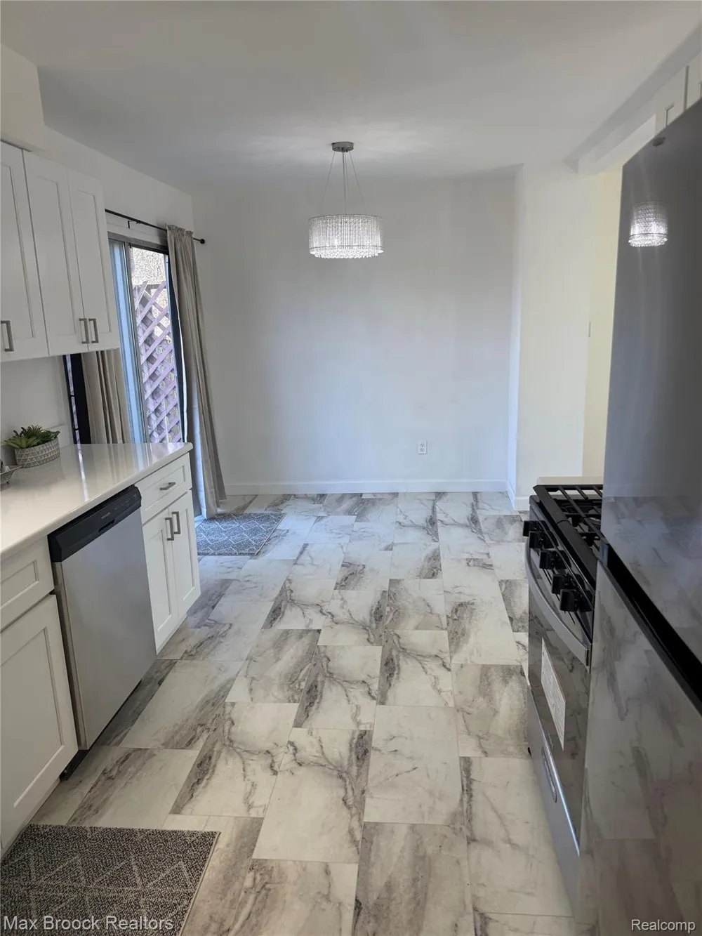 19682 Jeanette Street Southfield City, MI 48075