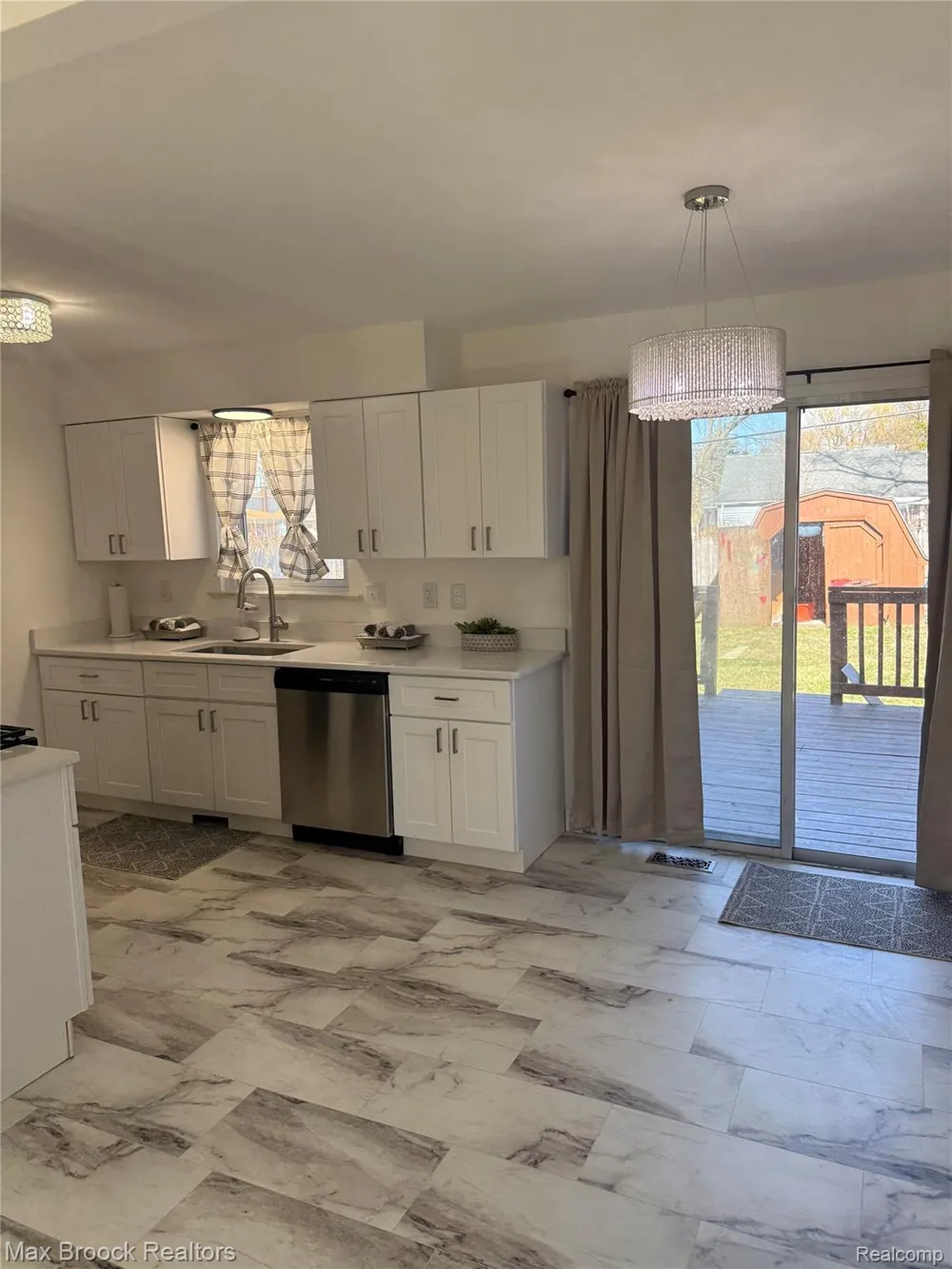 19682 Jeanette Street Southfield City, MI 48075