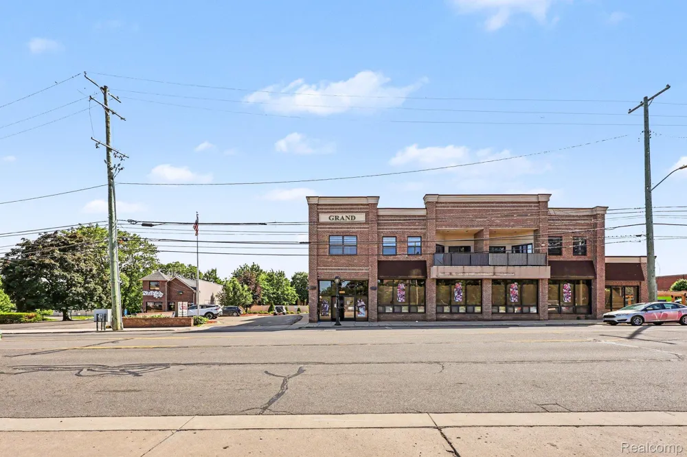 32821 Grand River Avenue #B Farmington City, MI 48336