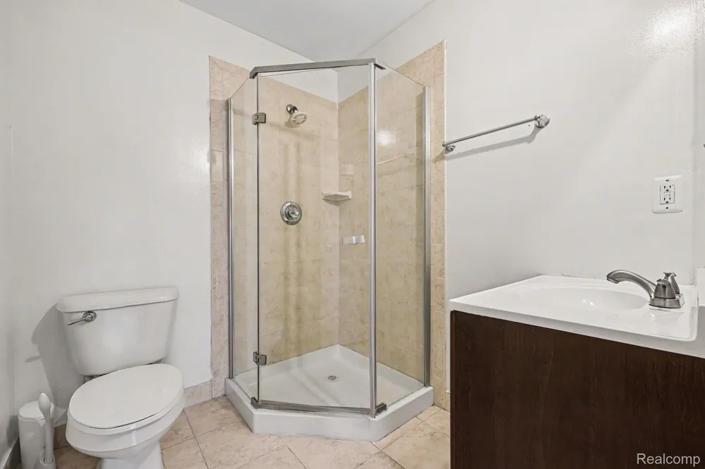 32821 Grand River Avenue #B Farmington City, MI 48336