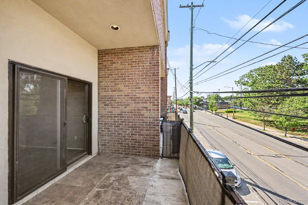 32821 Grand River Avenue #B Farmington City, MI 48336