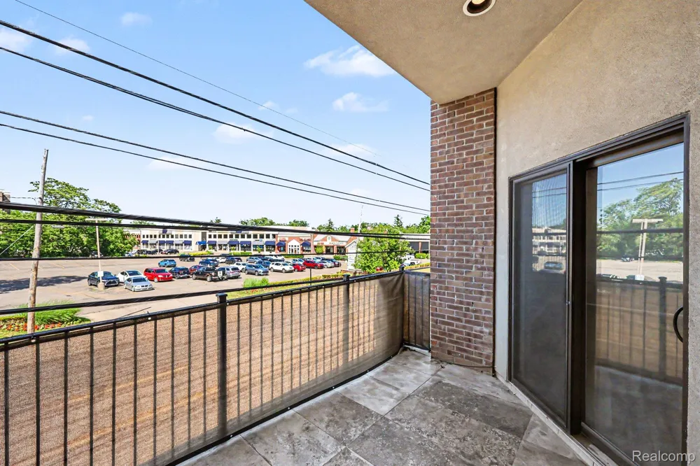 32821 Grand River Avenue #B Farmington City, MI 48336
