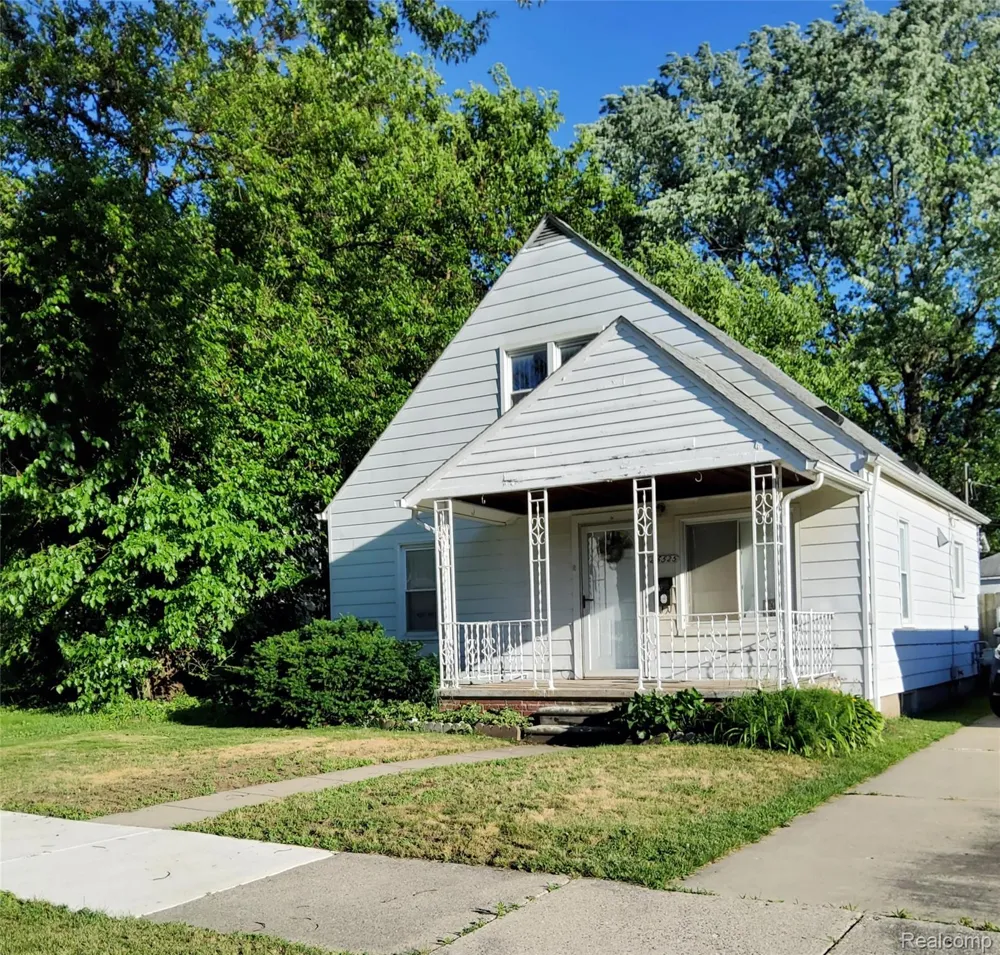 25525 Powers Avenue Dearborn Heights City, MI 48125