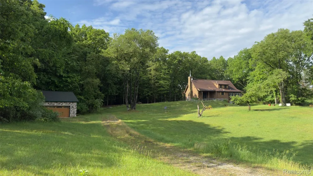 2608 E Sutton Road Metamora Township, MI 48455