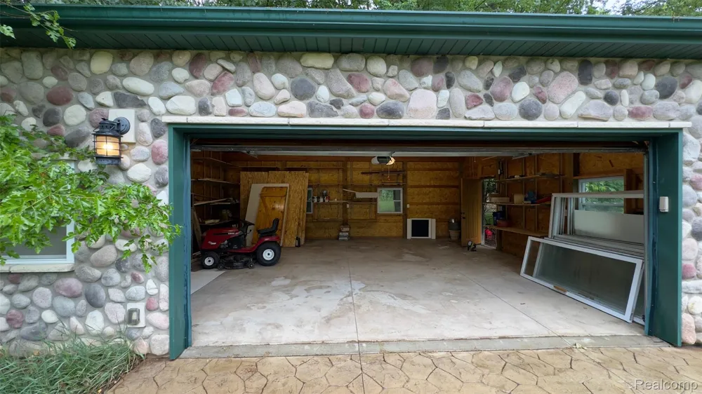 2608 E Sutton Road Metamora Township, MI 48455
