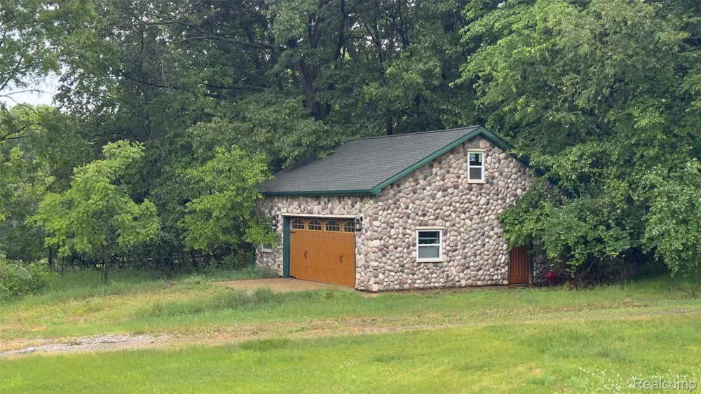 2608 E Sutton Road Metamora Township, MI 48455