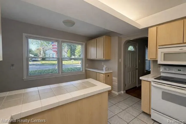2639 Woodbine Drive Waterford Charter Township, MI 48328