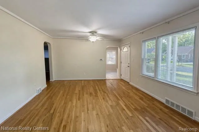 2639 Woodbine Drive Waterford Charter Township, MI 48328