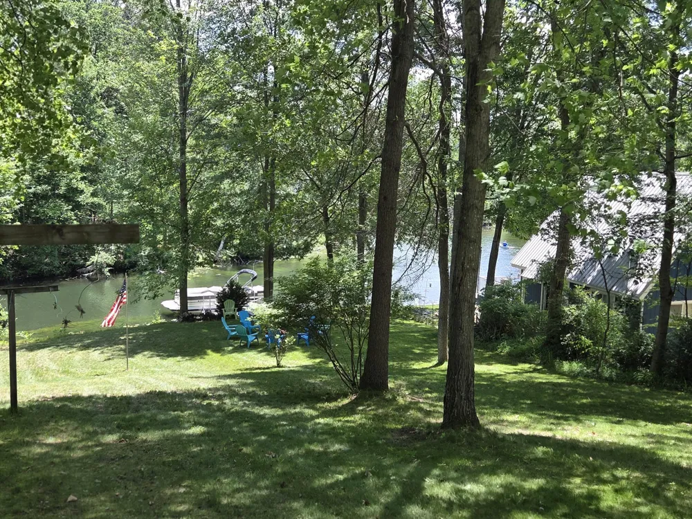 9638 W School Section Lake Drive Morton Township, MI 49332