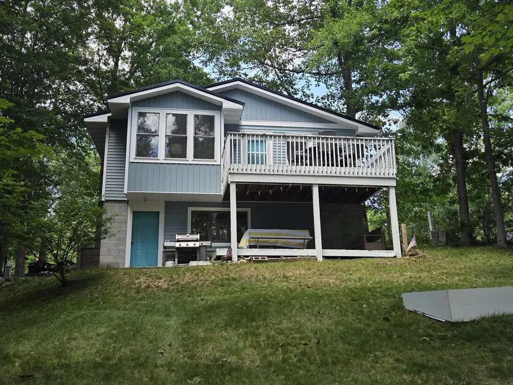 9638 W School Section Lake Drive Morton Township, MI 49332