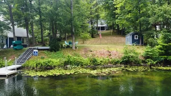 9638 W School Section Lake Drive Morton Township, MI 49332